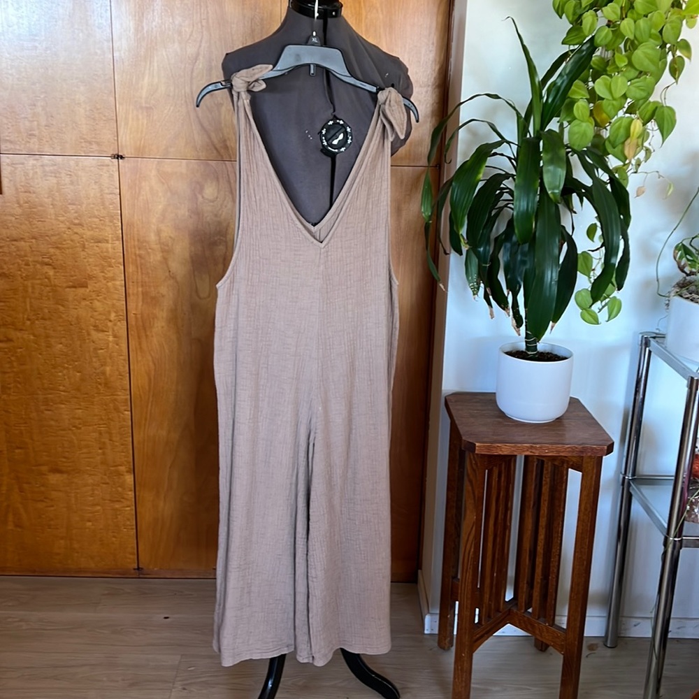 Linen, loose fitting, taupe jumper.